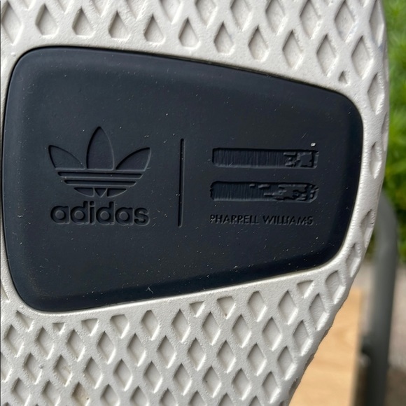 Pharell Williams x Adidas Gray Grey Sneakers Tennis Shoes CQ2162 Men' Size 7 - Picture 8 of 11